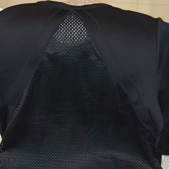 NWT!! FABLETICS  "RORY" WORKOUT TOPS - Picture 5 of 7